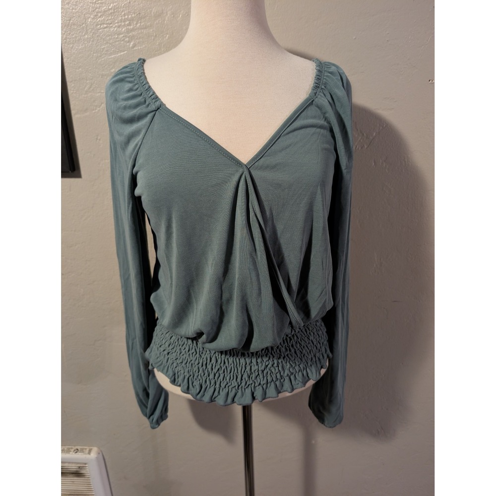 Daytrip by Buckle Surplice Smocked‎ long sleeve blouse
